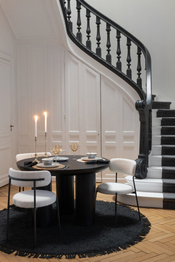 46002-A Eettafel Tris Mangohout Zwart