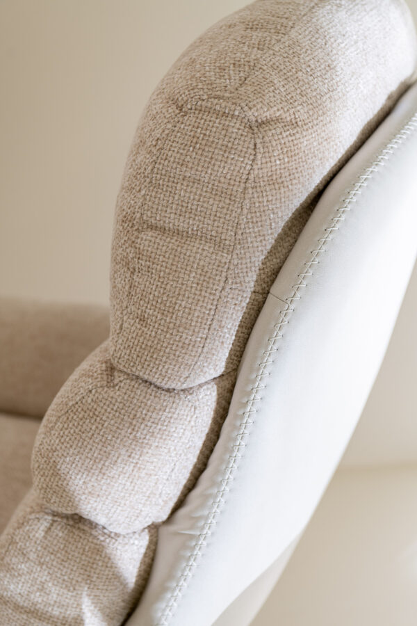 Relaxstoel + Voetenbank Beige