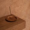 BASU607-6.jpg De Wierookhouder - Naturel